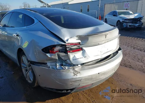 2015 Tesla Model S 85D/P85D z USA, uszkodzony, nr VIN 5YJSA1E4XFF114864